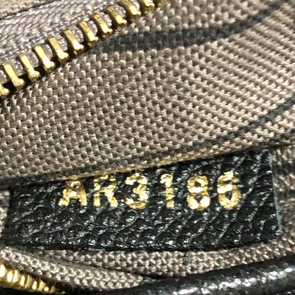 Auth Louis Vuitton Monogram Empreinte Leather Speedy 25 Bandouliere Crossbody - Picture 13 of 17